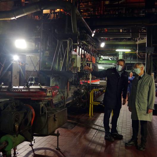 Erzbischof Dr. Ludwig Schick besuchte die Gerresheimer Glashütte in Tettau